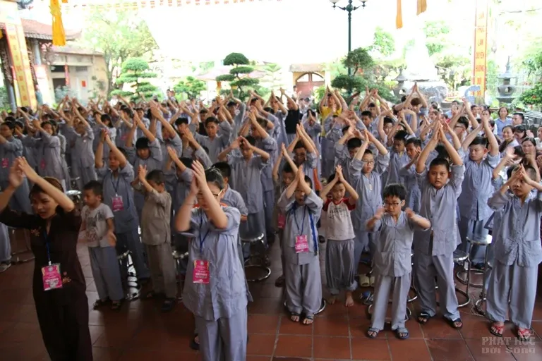 Hà Nội: Bế mạc khóa tu mùa hè 'Từ-Bi-Hỷ-Xả' lần thứ 2 Chùa Tăng Phúc 18 Hà Nội: Bế mạc khóa tu mùa hè 'Từ-Bi-Hỷ-Xả' lần thứ 2 Chùa Tăng Phúc image-1731946028862