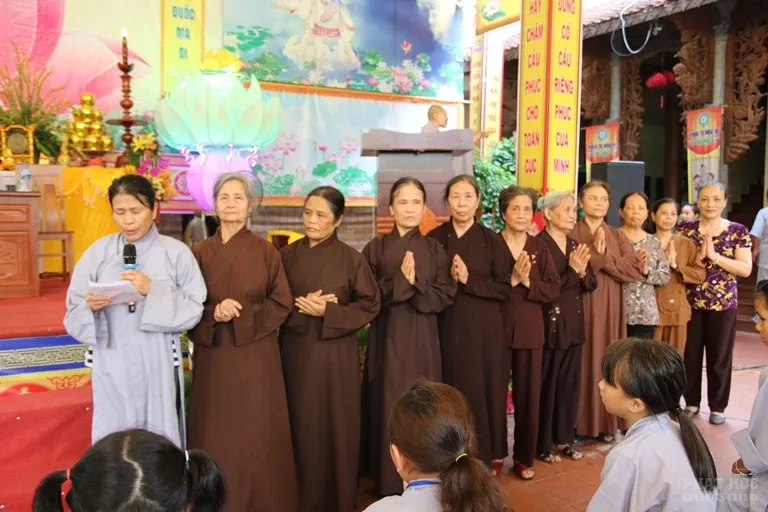 Hà Nội: Bế mạc khóa tu mùa hè 'Từ-Bi-Hỷ-Xả' lần thứ 2 Chùa Tăng Phúc 20 Hà Nội: Bế mạc khóa tu mùa hè 'Từ-Bi-Hỷ-Xả' lần thứ 2 Chùa Tăng Phúc image-1731946030277