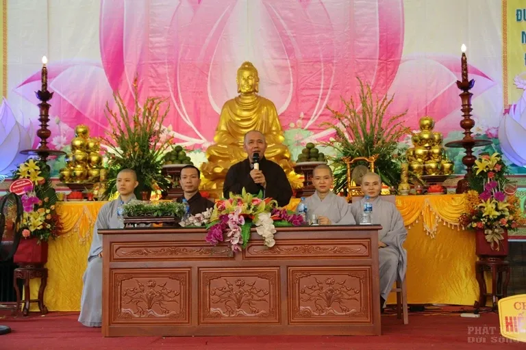 Hà Nội: Bế mạc khóa tu mùa hè 'Từ-Bi-Hỷ-Xả' lần thứ 2 Chùa Tăng Phúc 23 Hà Nội: Bế mạc khóa tu mùa hè 'Từ-Bi-Hỷ-Xả' lần thứ 2 Chùa Tăng Phúc image-1731946032667