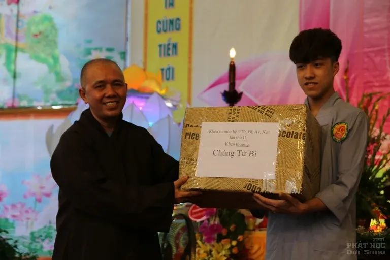 Hà Nội: Bế mạc khóa tu mùa hè 'Từ-Bi-Hỷ-Xả' lần thứ 2 Chùa Tăng Phúc 24 Hà Nội: Bế mạc khóa tu mùa hè 'Từ-Bi-Hỷ-Xả' lần thứ 2 Chùa Tăng Phúc image-1731946033418