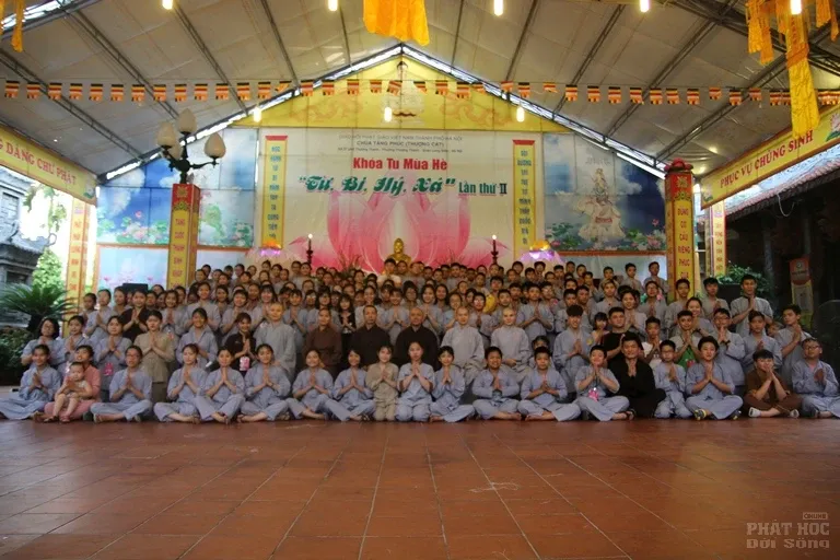 Hà Nội: Bế mạc khóa tu mùa hè 'Từ-Bi-Hỷ-Xả' lần thứ 2 Chùa Tăng Phúc 27 Hà Nội: Bế mạc khóa tu mùa hè 'Từ-Bi-Hỷ-Xả' lần thứ 2 Chùa Tăng Phúc image-1731946035570