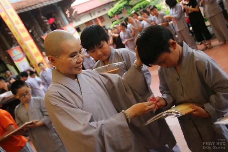 Hà Nội: Bế mạc khóa tu mùa hè 'Từ-Bi-Hỷ-Xả' lần thứ 2 Chùa Tăng Phúc 30 Hà Nội: Bế mạc khóa tu mùa hè 'Từ-Bi-Hỷ-Xả' lần thứ 2 Chùa Tăng Phúc image-1731946037967