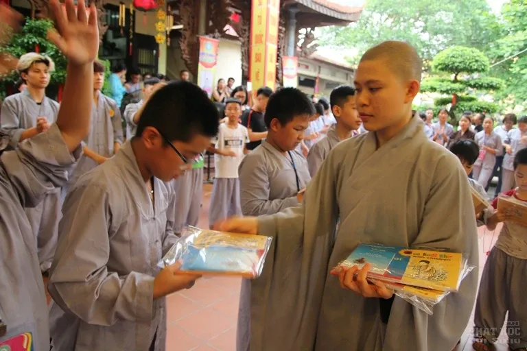 Hà Nội: Bế mạc khóa tu mùa hè 'Từ-Bi-Hỷ-Xả' lần thứ 2 Chùa Tăng Phúc 31 Hà Nội: Bế mạc khóa tu mùa hè 'Từ-Bi-Hỷ-Xả' lần thứ 2 Chùa Tăng Phúc image-1731946038677