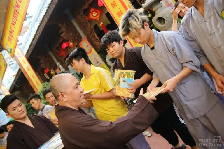 Hà Nội: Bế mạc khóa tu mùa hè 'Từ-Bi-Hỷ-Xả' lần thứ 2 Chùa Tăng Phúc 32 Hà Nội: Bế mạc khóa tu mùa hè 'Từ-Bi-Hỷ-Xả' lần thứ 2 Chùa Tăng Phúc image-1731946039535