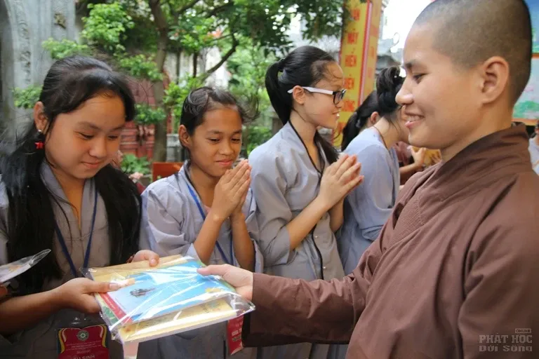 Hà Nội: Bế mạc khóa tu mùa hè 'Từ-Bi-Hỷ-Xả' lần thứ 2 Chùa Tăng Phúc 34 Hà Nội: Bế mạc khóa tu mùa hè 'Từ-Bi-Hỷ-Xả' lần thứ 2 Chùa Tăng Phúc image-1731946041058