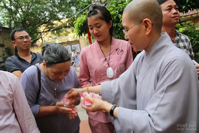 Hà Nội: Bế mạc khóa tu mùa hè 'Từ-Bi-Hỷ-Xả' lần thứ 2 Chùa Tăng Phúc 35 Hà Nội: Bế mạc khóa tu mùa hè 'Từ-Bi-Hỷ-Xả' lần thứ 2 Chùa Tăng Phúc image-1731946041856