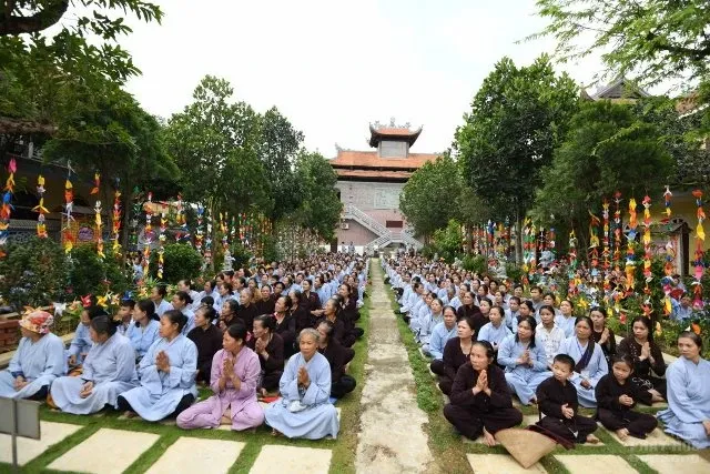 Hà Nội: Chùa Hòa Phúc mừng Đại lễ Phật Đản lần thứ 2642 2 Hà Nội: Chùa Hòa Phúc mừng Đại lễ Phật Đản lần thứ 2642 image-1732288133836