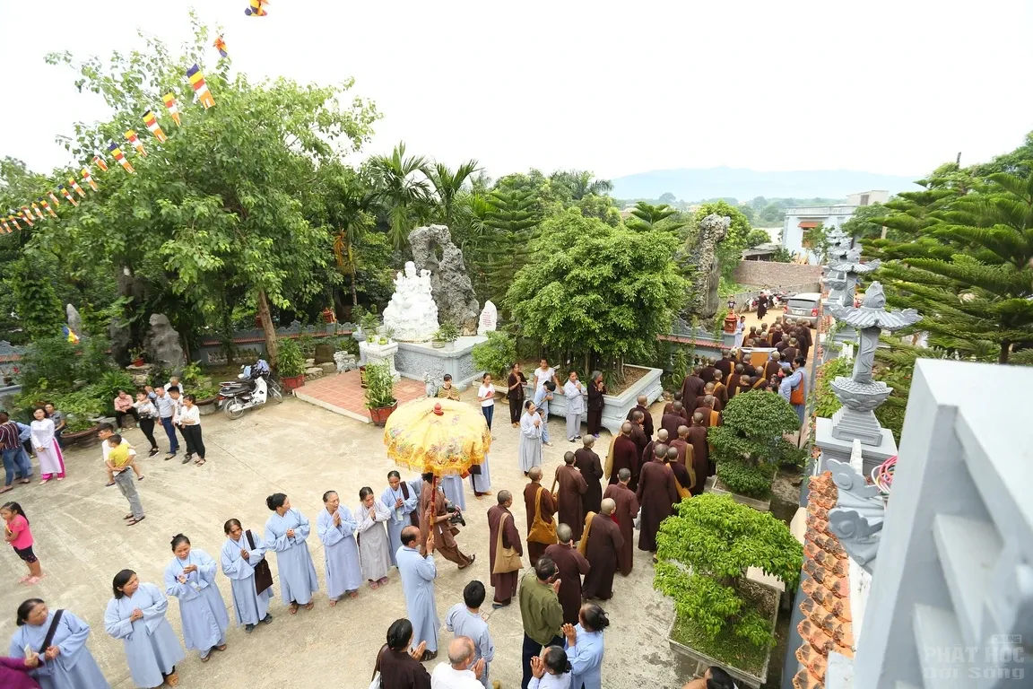 Hà Nội: Đại lễ khánh tạ Tam Bảo chùa Hòa Phúc 12 Hà Nội: Đại lễ khánh tạ Tam Bảo chùa Hòa Phúc image-1731938684097