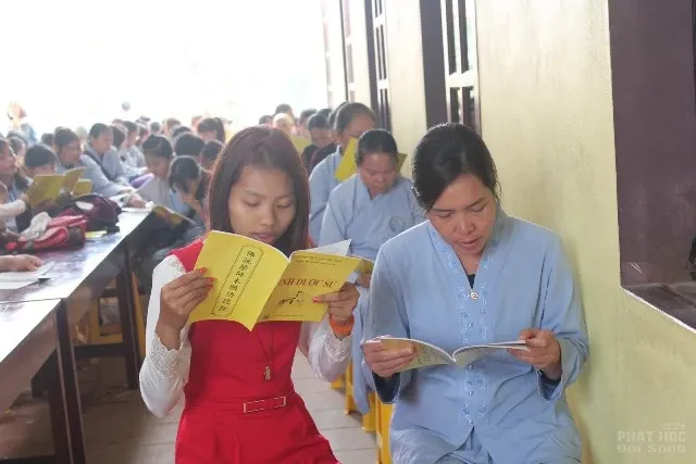 Hà Nội: Hơn 3000 người dự cầu an đầu năm tại Chùa Hòa Phúc 7 Hà Nội: Hơn 3000 người dự cầu an đầu năm tại Chùa Hòa Phúc image-1731932292414