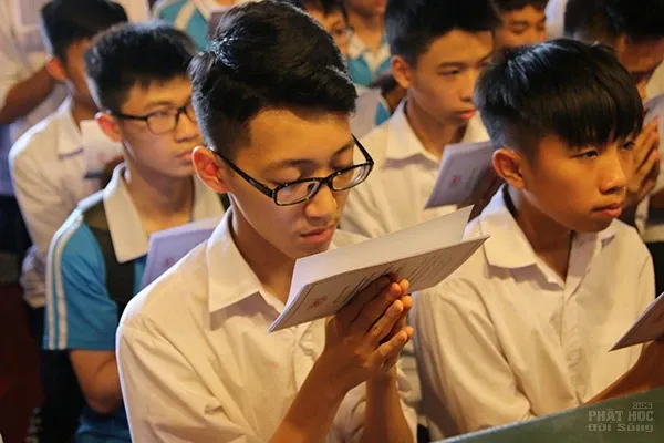 Hà Nội: Lễ cầu nguyện và tư vấn mùa thi năm 2017 tại Chùa Tăng Phúc Hà Nội: Hơn hơn 250 học sinh dự lễ cầu nguyện - tư vấn mùa thi năm 2017 tại Chùa Tăng Phúc image-1731934663165