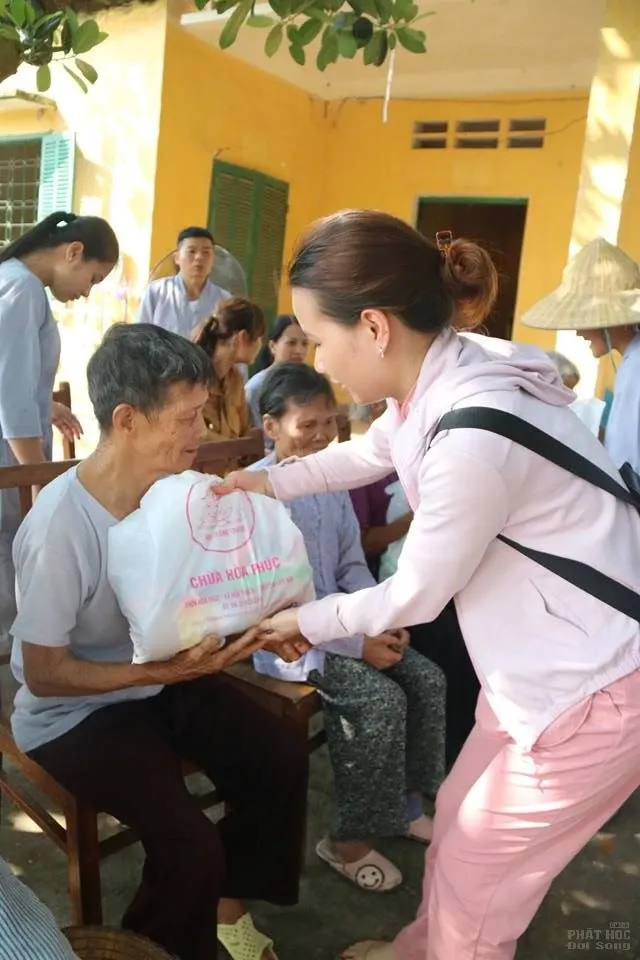 Hà Nội: Khóa tu mùa hè 'Về để lắng nghe' Chùa Hòa Phúc 14 Hà Nội: Khóa tu mùa hè 'Về để lắng nghe' Chùa Hòa Phúc image-1731942554522