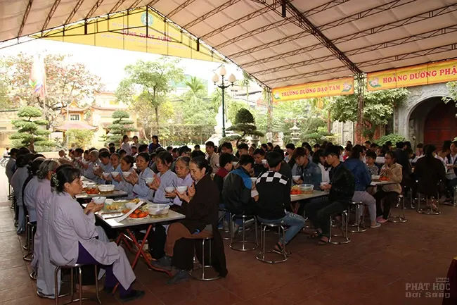 Hà Nội: Khóa tu theo dấu chân Phật lần thứ 5 Chùa Tăng Phúc image-1731930948062