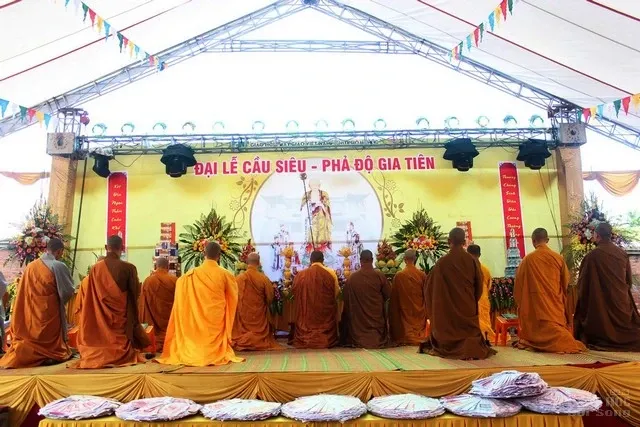Hà Nội: Kỳ siêu phả độ gia tiên chùa Hòa Phúc 2 Hà Nội: Kỳ siêu phả độ gia tiên chùa Hòa Phúc image-1732293329359