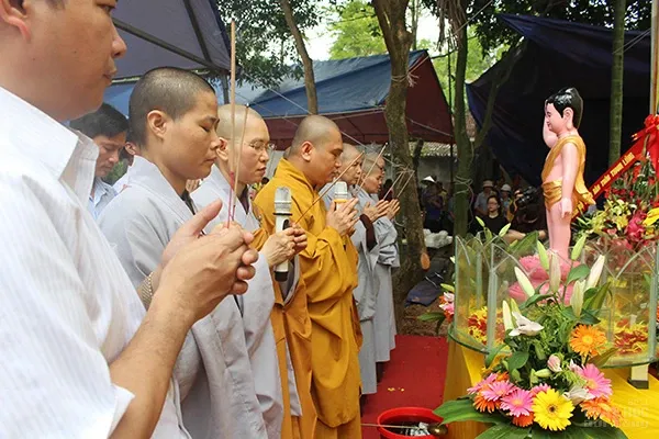 Hà Nội: Lễ nhập tự và lễ tắm Phật chùa Khô image-1731746446131