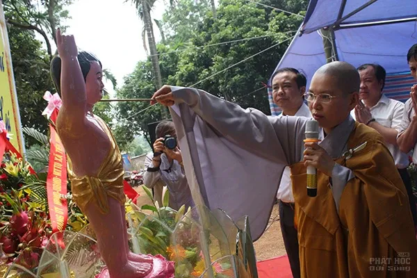 Hà Nội: Lễ nhập tự và lễ tắm Phật chùa Khô Hà Nội: Lễ nhập tự và lễ tắm Phật chùa Khô image-1731746446765