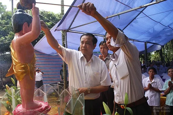 Hà Nội: Lễ nhập tự và lễ tắm Phật chùa Khô Hà Nội: Lễ nhập tự và lễ tắm Phật chùa Khô image-1731746447357