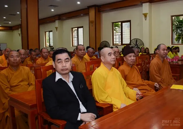 Hà Nội: Mít tinh hưởng ứng Ngày Phật giáo Quốc tế image-1731934585339