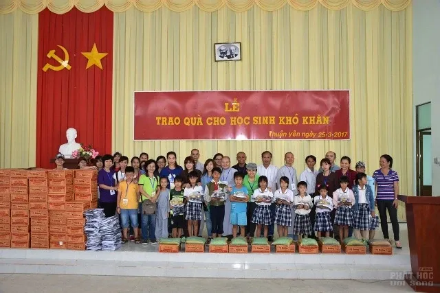 Hà Tiên: CLB Thiện Duyên làm từ thiện image-1731934472121