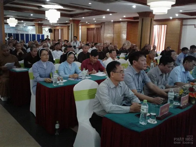 Hà Tĩnh: Bồi dưỡng kiến thức quốc phòng, an ninh cho chức sắc, nhà tu hành trên địa bàn Quân khu 4 5 Hà Tĩnh: Bồi dưỡng kiến thức quốc phòng, an ninh cho chức sắc, nhà tu hành trên địa bàn Quân khu 4 image-1731945189138