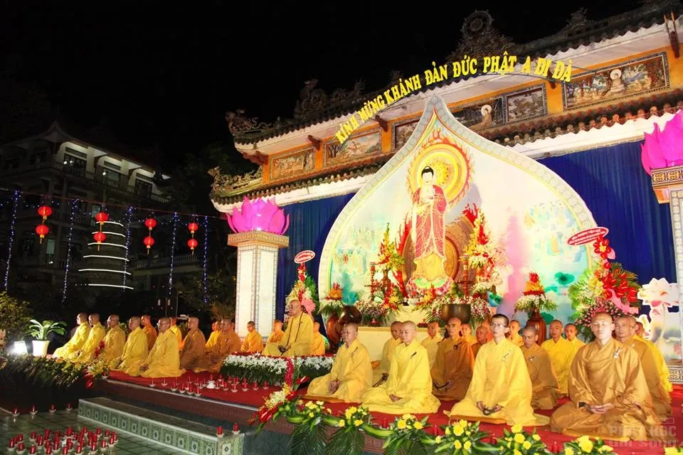 Hàng ngàn người dự lễ vía Phật Di Đà tại Tổ đình Phước Viên image-1731931133887