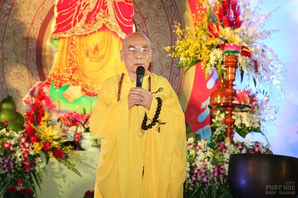 Hàng ngàn người dự lễ vía Phật Di Đà tại Tổ đình Phước Viên image-1731931135719