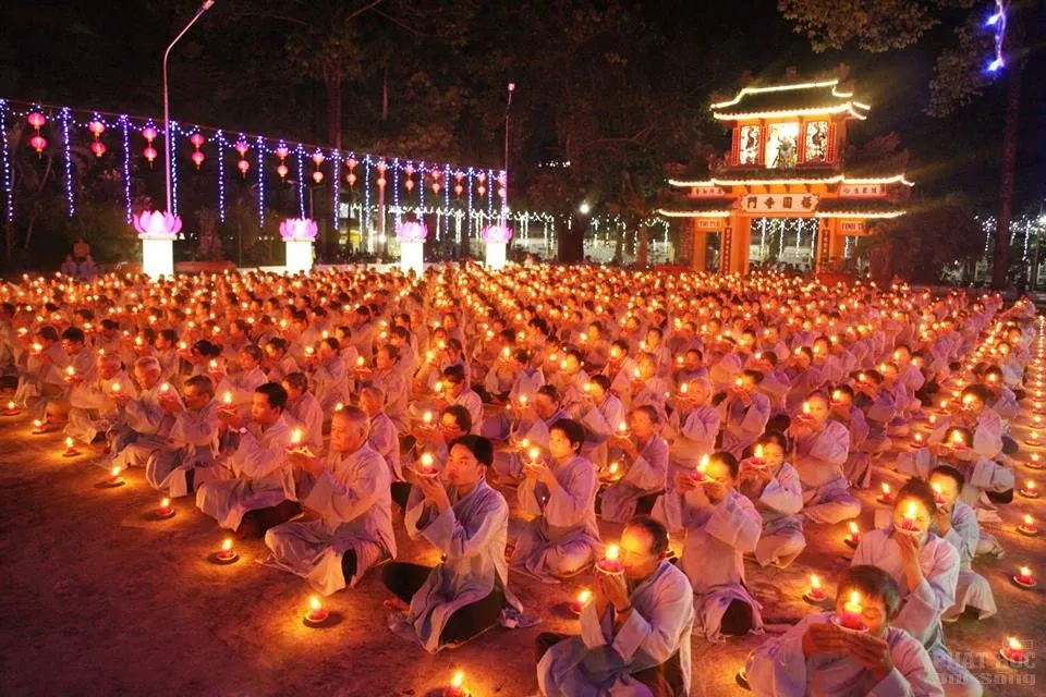Hàng ngàn người dự lễ vía Phật Di Đà tại Tổ đình Phước Viên image-1731931138343