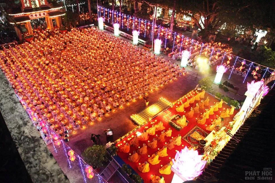 Hàng ngàn người dự lễ vía Phật Di Đà tại Tổ đình Phước Viên image-1731931145623