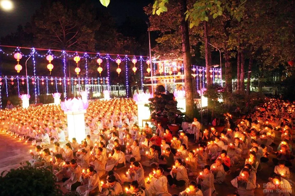 Hàng ngàn người dự lễ vía Phật Di Đà tại Tổ đình Phước Viên image-1731931148227