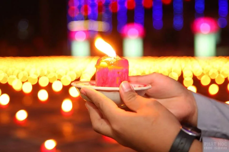 Hàng ngàn người dự lễ vía Phật Di Đà tại Tổ đình Phước Viên image-1731931155380