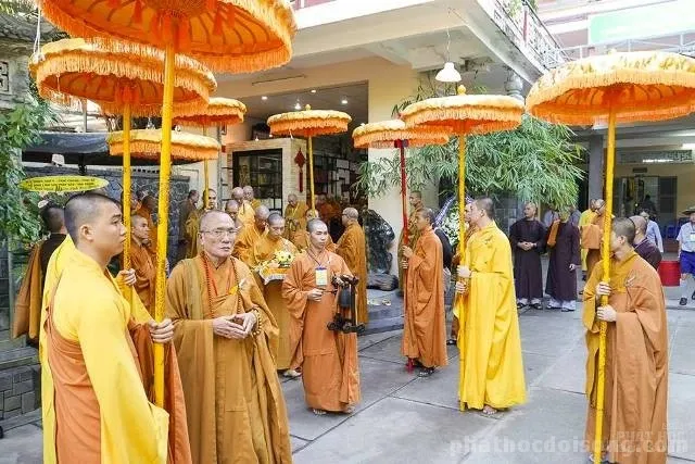 Hàng ngàn người kính bái biệt HT Thích Thiện Bình tại lễ nhập bảo tháp 6 Hàng ngàn người kính bái biệt HT Thích Thiện Bình tại lễ nhập bảo tháp image-1731933121054