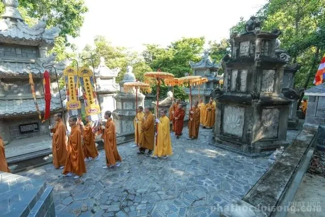 Hàng ngàn người kính bái biệt HT Thích Thiện Bình tại lễ nhập bảo tháp 30 Hàng ngàn người kính bái biệt HT Thích Thiện Bình tại lễ nhập bảo tháp image-1731933136308