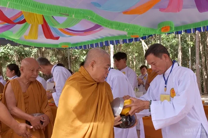 Hạnh phúc ngày tu thứ hai của Tăng đoàn image-1732287964930