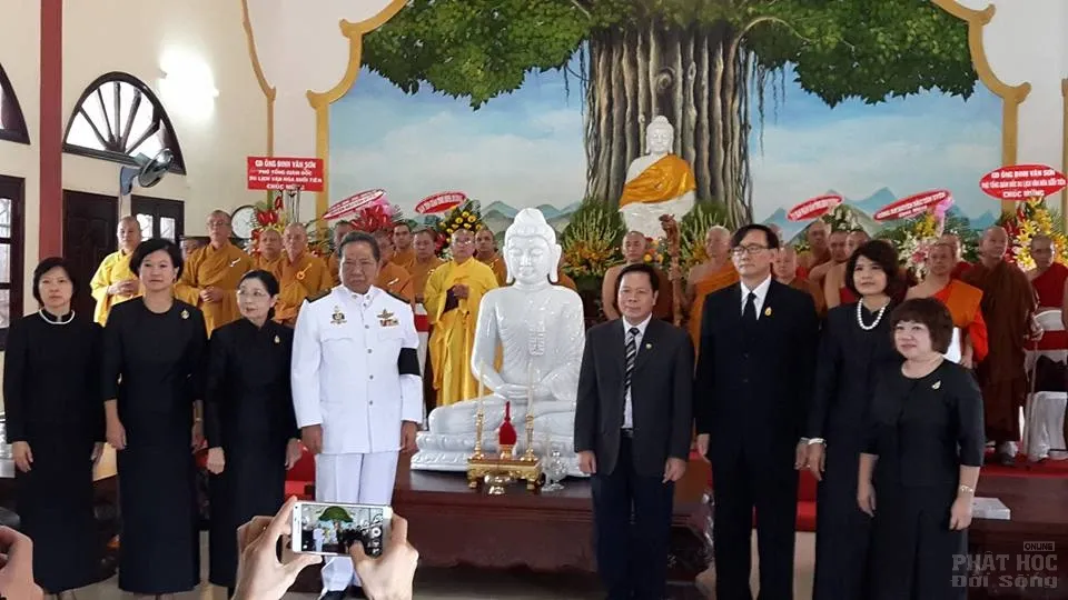 Hoàng gia Thái Lan dâng y Kathina tại chùa Giác Hoàng 2 Hoàng gia Thái Lan dâng y Kathina tại chùa Giác Hoàng image-1731921941283