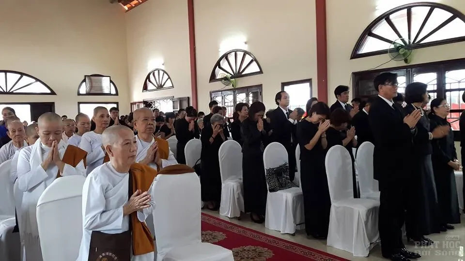 Hoàng gia Thái Lan dâng y Kathina tại chùa Giác Hoàng 10 Hoàng gia Thái Lan dâng y Kathina tại chùa Giác Hoàng image-1731921949239
