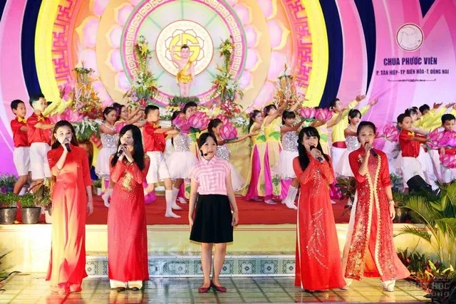 Đêm nhạc ca mừng Phật đản sanh tại Chùa Phước Viên Hoành tráng đêm nhạc ca mừng Phật đản sanh tại Chùa Phước Viên image-1731746906350