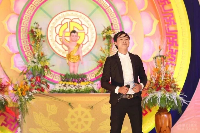Hoành tráng đêm nhạc ca mừng Phật đản sanh tại Chùa Phước Viên 3 Hoành tráng đêm nhạc ca mừng Phật đản sanh tại Chùa Phước Viên image-1731746909088