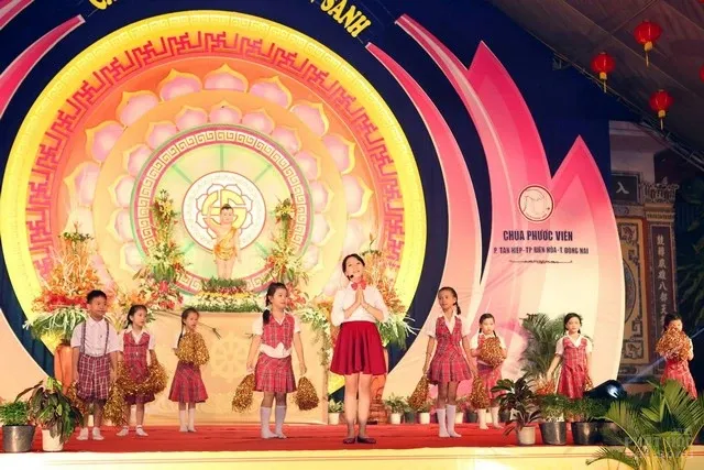 Đêm nhạc ca mừng Phật đản sanh tại Chùa Phước Viên Hoành tráng đêm nhạc ca mừng Phật đản sanh tại Chùa Phước Viên image-1731746910243