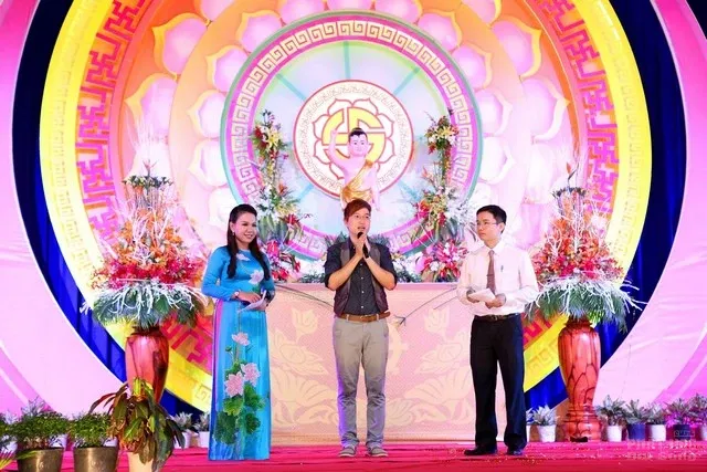 Hoành tráng đêm nhạc ca mừng Phật đản sanh tại Chùa Phước Viên 7 Hoành tráng đêm nhạc ca mừng Phật đản sanh tại Chùa Phước Viên image-1731746913288