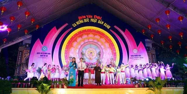 Hoành tráng đêm nhạc ca mừng Phật đản sanh tại Chùa Phước Viên 8 Hoành tráng đêm nhạc ca mừng Phật đản sanh tại Chùa Phước Viên image-1731746913792
