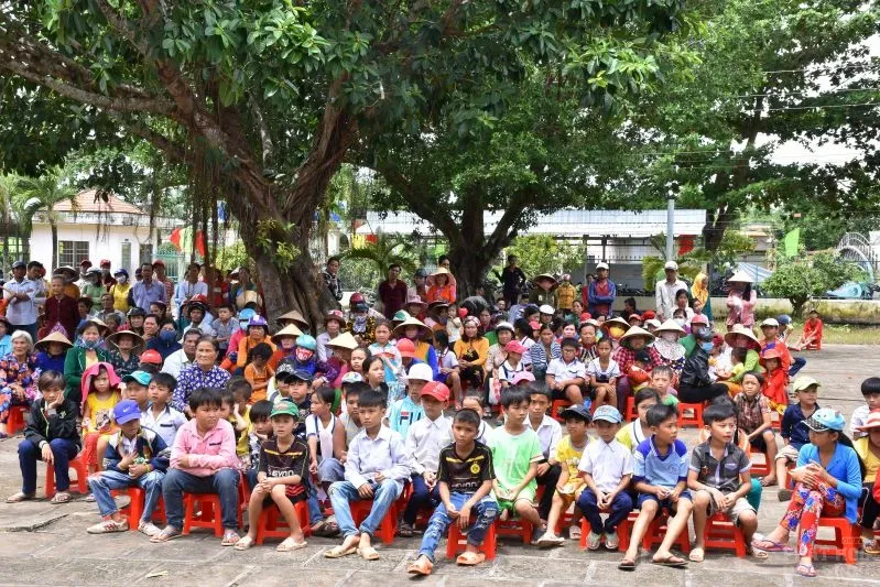 Hội Từ thiện Tịnh xá Lộc Uyển đi ủy lạo tại Cà Mau image-1731943680519