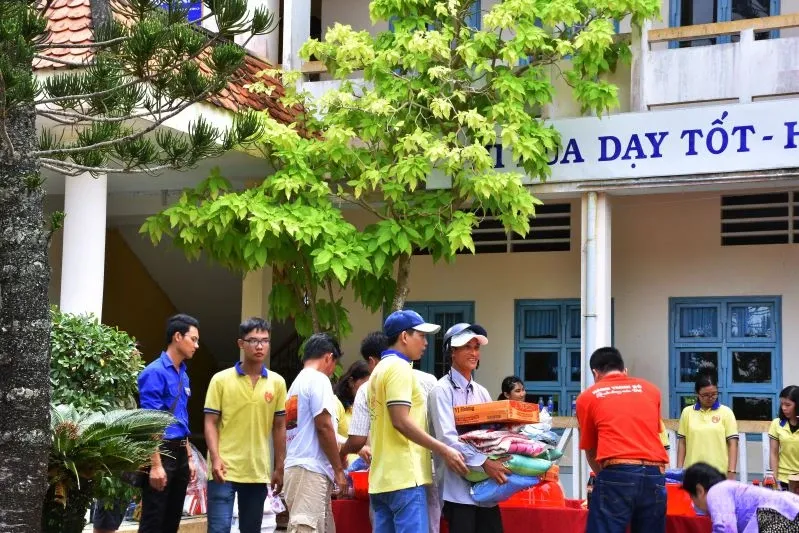 Hội Từ thiện Tịnh xá Lộc Uyển đi ủy lạo tại Cà Mau image-1731943683370