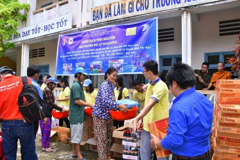 Hội Từ thiện Tịnh xá Lộc Uyển đi ủy lạo tại Cà Mau image-1731943684352