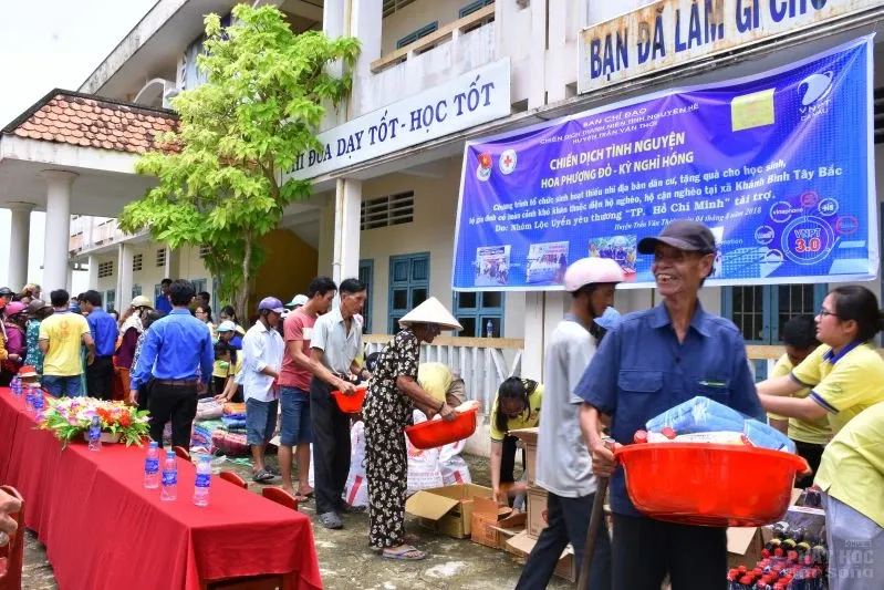 Hội Từ thiện Tịnh xá Lộc Uyển đi ủy lạo tại Cà Mau image-1731943685224