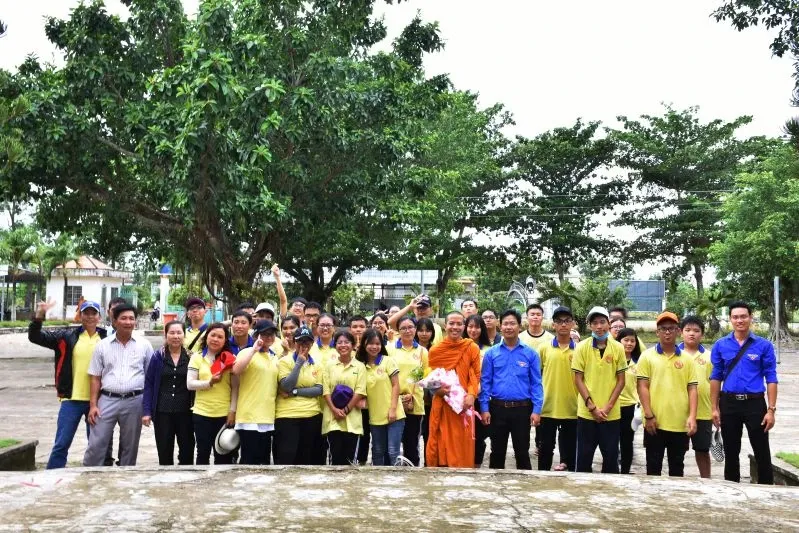Hội Từ thiện Tịnh xá Lộc Uyển đi ủy lạo tại Cà Mau image-1731943690960
