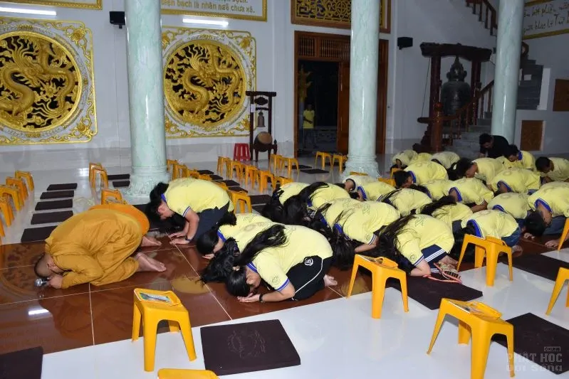 Hội Từ thiện Tịnh xá Lộc Uyển đi ủy lạo tại Cà Mau image-1731943692644