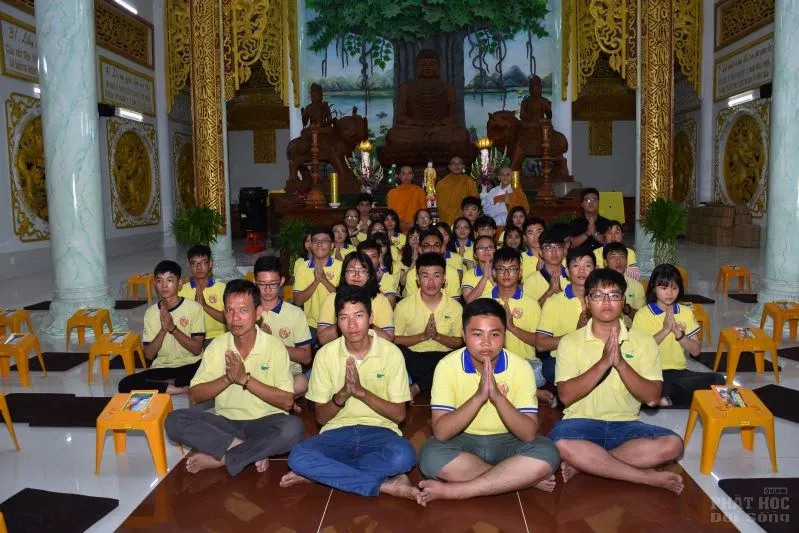 Hội Từ thiện Tịnh xá Lộc Uyển đi ủy lạo tại Cà Mau image-1731943693528