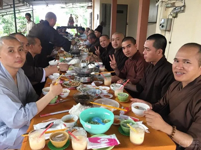 Họp mặt truyền thống khóa VII khoa triết học viện PGVN tại Tp.HCM image-1731941246431