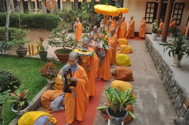Huế: Đại giới đàn Giác Phong tấn đàn Tỳ kheo & Tỳ kheo Ni 6 Huế: Đại giới đàn Giác Phong tấn đàn Tỳ kheo & Tỳ kheo Ni image-1731727128574