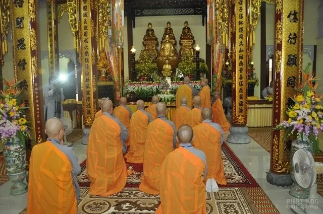 Huế: Đại giới đàn Giác Phong tấn đàn Tỳ kheo & Tỳ kheo Ni 8 Huế: Đại giới đàn Giác Phong tấn đàn Tỳ kheo & Tỳ kheo Ni image-1731727129805