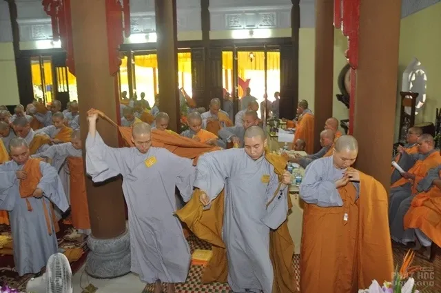 Huế: Đại giới đàn Giác Phong tấn đàn Tỳ kheo & Tỳ kheo Ni 10 Huế: Đại giới đàn Giác Phong tấn đàn Tỳ kheo & Tỳ kheo Ni image-1731727130963
